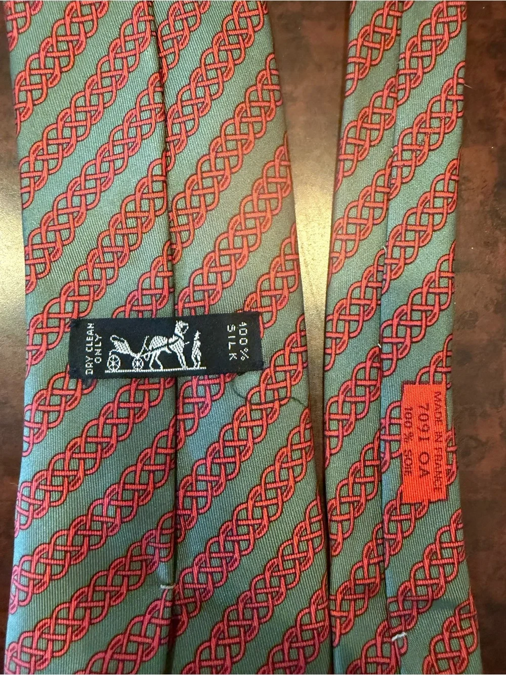 Hermes Red and Light Blue Diagonal Chain-Pattern Tie